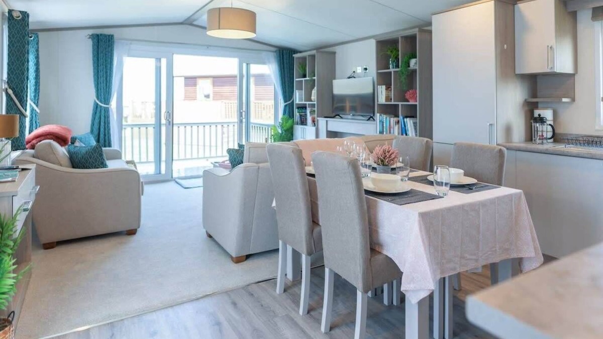 Mullacott Ski Chalet | Modern Lodge nr Ilfracombe & Beaches