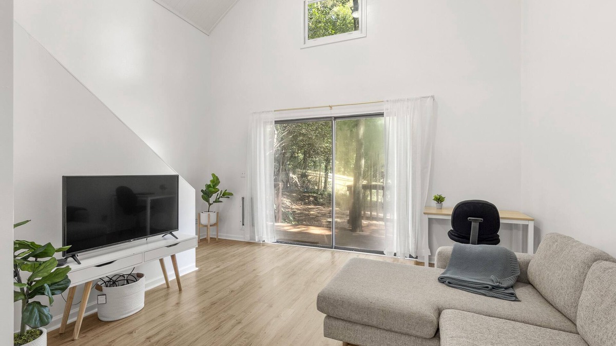 Greater Valley Brook House | Modern Loft Carriage House