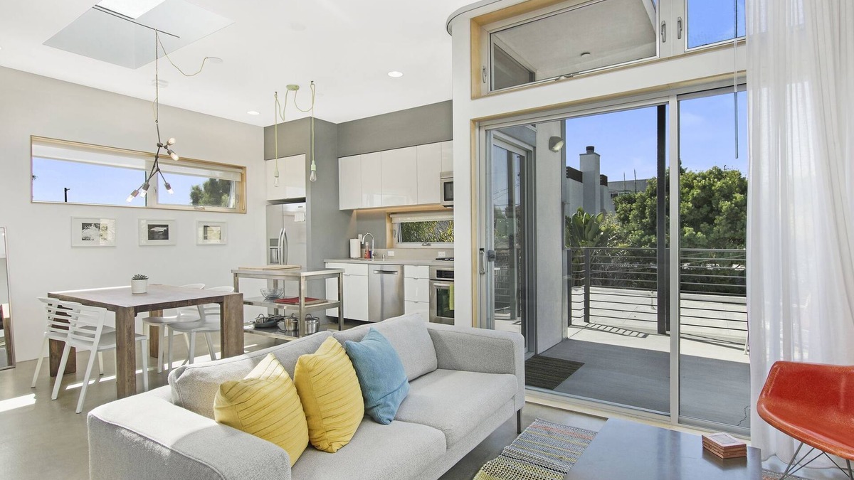Venice Apartment | Modern Loft in the Heart of Venice Beach
