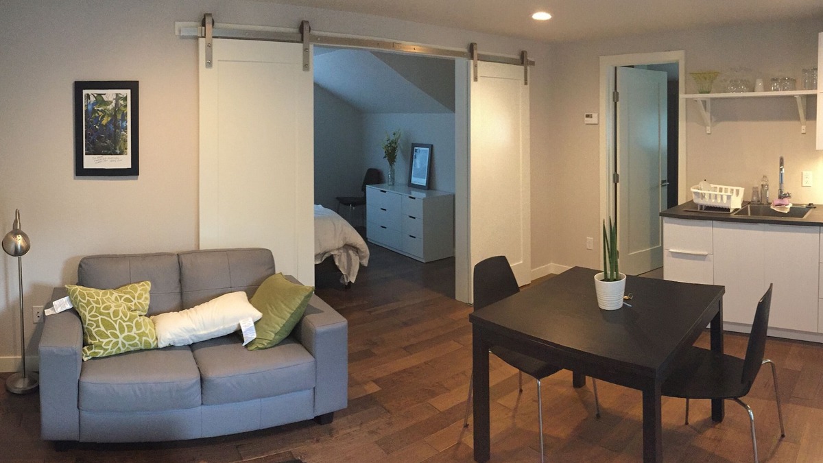 Old Town West Cottage | Modern Loft on Mountain Avenue in Old Town