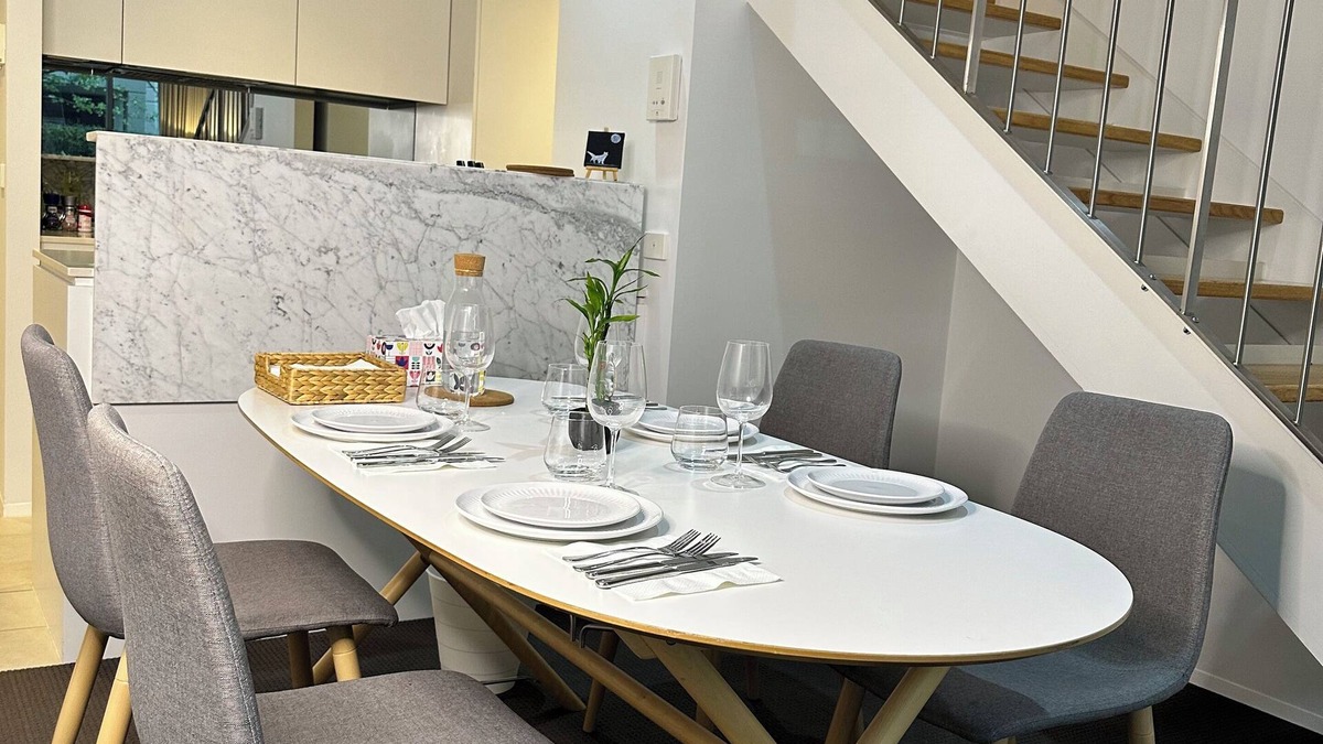 Capital Hill Apartment | Modern Loft Retreat in Barton near Parliament House