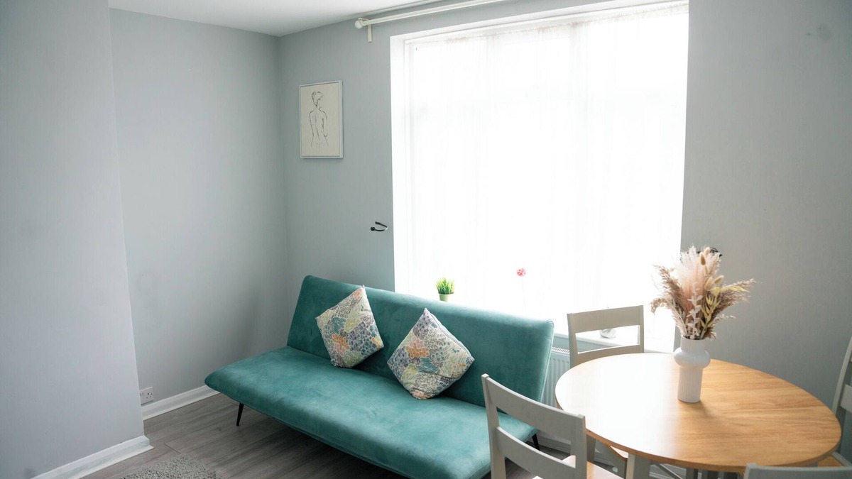 Hale House | Modern London House With Free Parking & Family Friendly