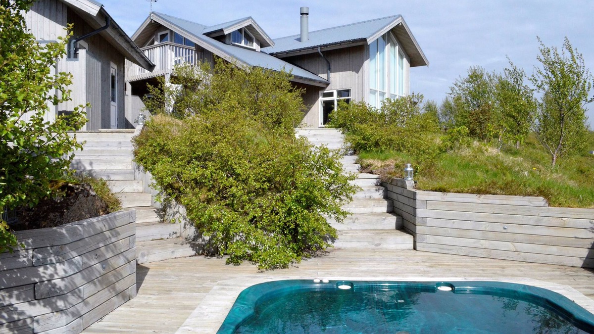 Selfoss House | Modern luxury house in the heart of the Golden Circle. Hot tub and sauna.