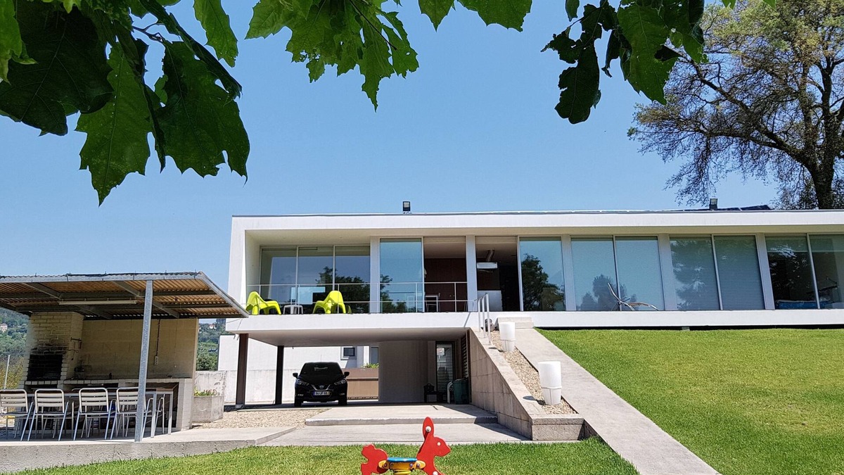 Pico House | MODERN LUMINOUS HOUSE 220 M2 VILA VERDE BRAGA WITH POOL