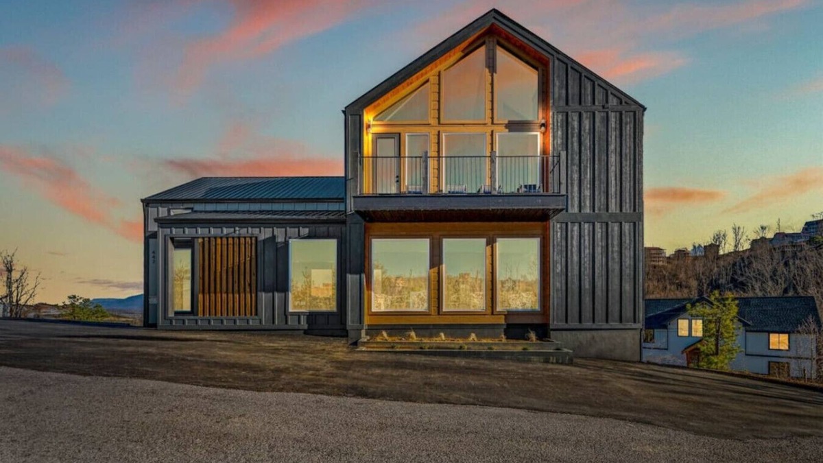 Chalet Village North Cabin | Modern Lux Cabin. The Ultimate Smoky MTN Experience