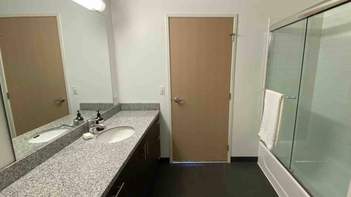 Wilshire Center Apartment | MODERN-LUX HIGHRISE UNIT