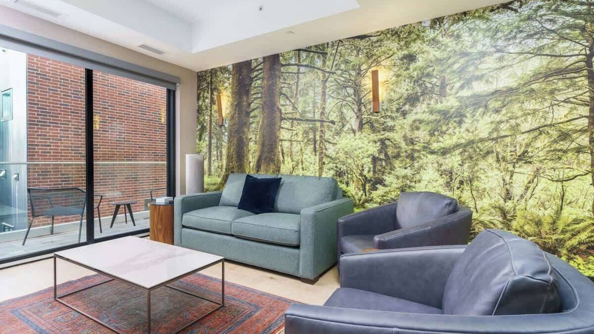 Berkeley Hotel | Modern & Luxe Flat on Trendy Tennyson Street
