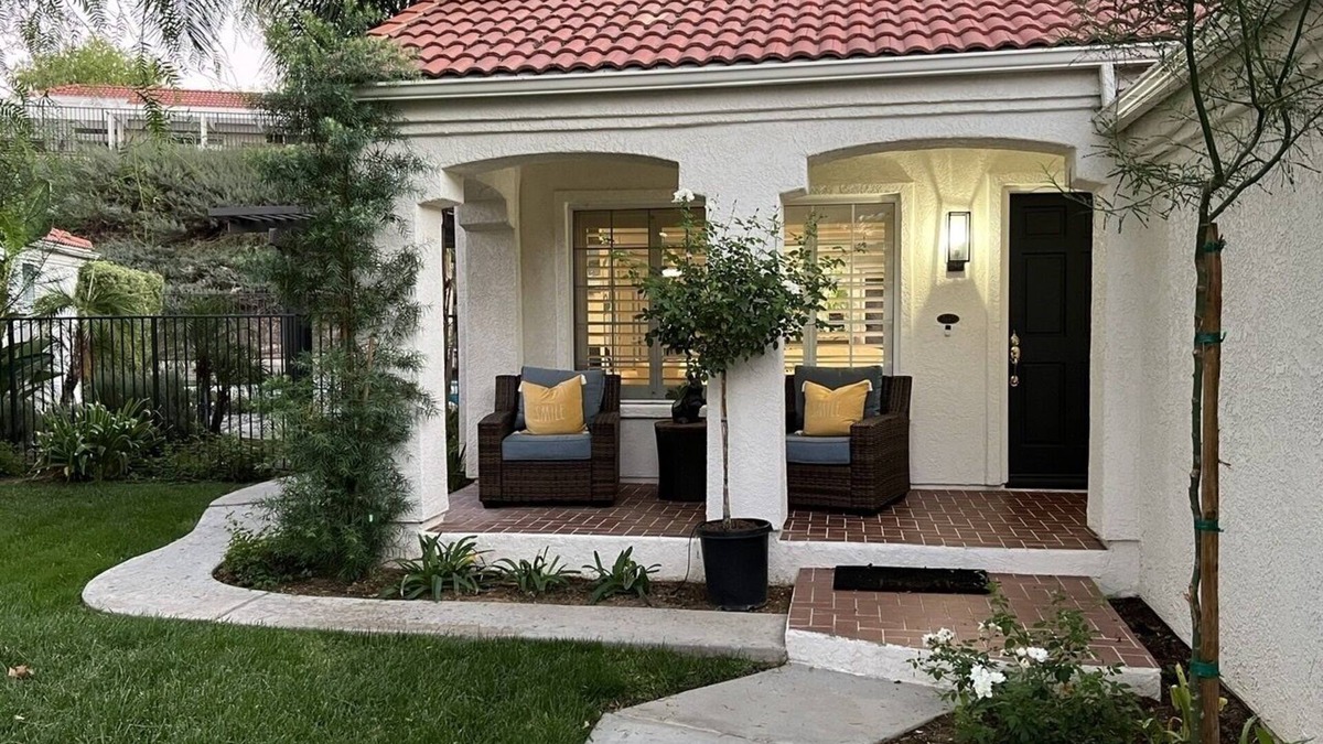 Valencia House | Modern Luxe Retreat !