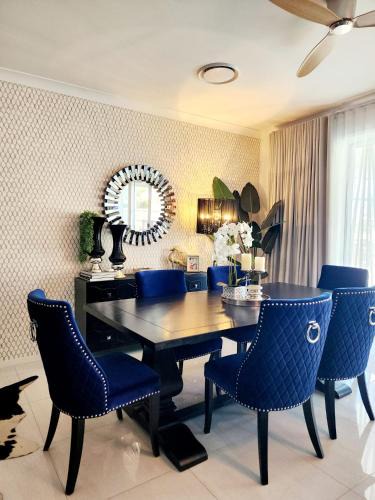 Heathwood House | Modern Luxe Retreat Brisbane