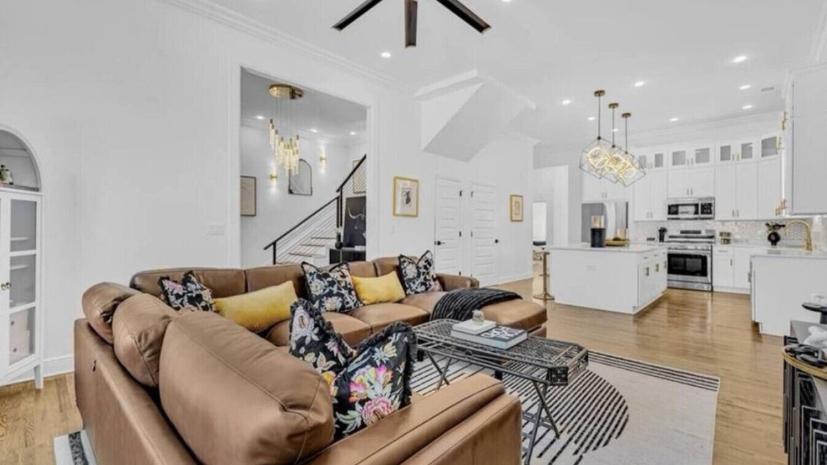 College Park House | Modern Luxe Stay in Atlanta