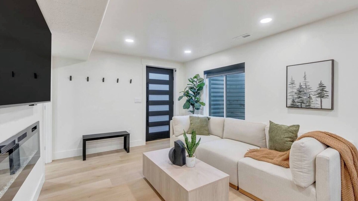 Lehi House | Modern LuxeDen w/Private Hot Tub + Fenced Yard
