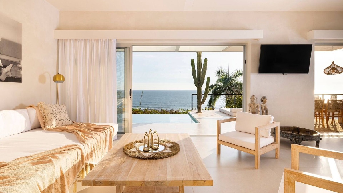 Buenos Aires Villa | Modern luxur ocean view villa steps from the beach
