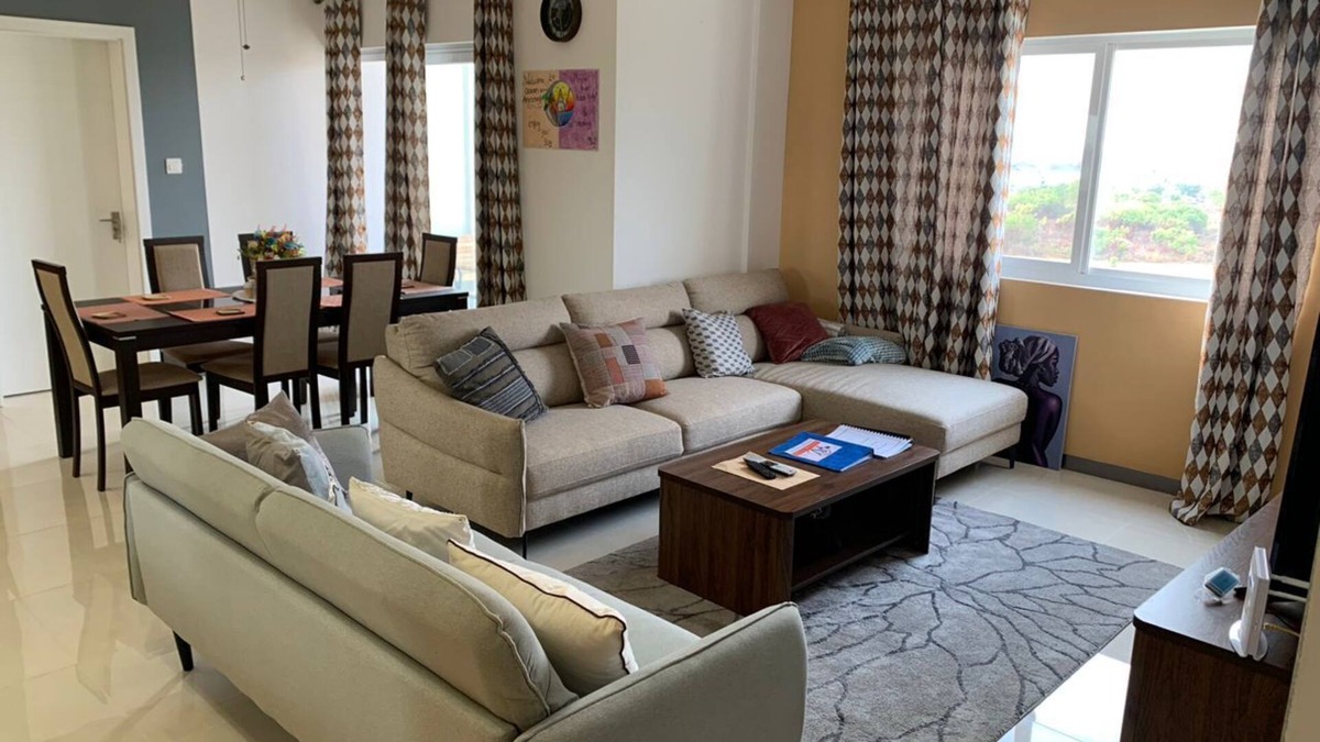 Sakumono Apartment | Modern luxurious 3-bedroom apartment, with views out to the ocean.