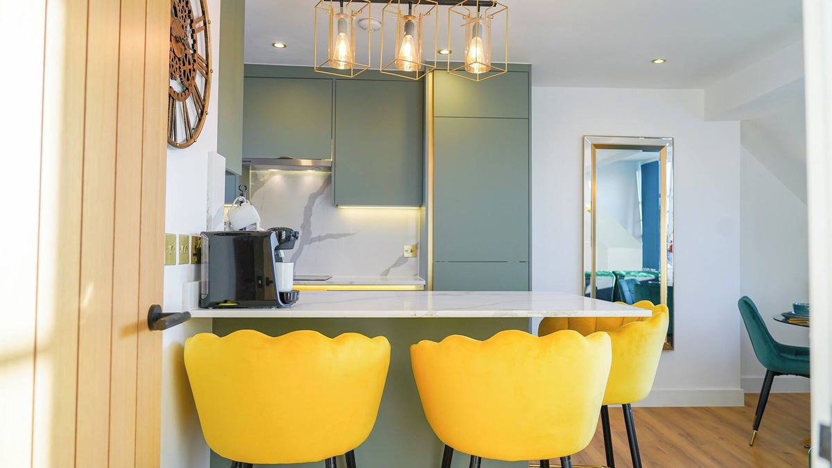 Shaftesbury Apartment | Modern Luxurious Home in Central London