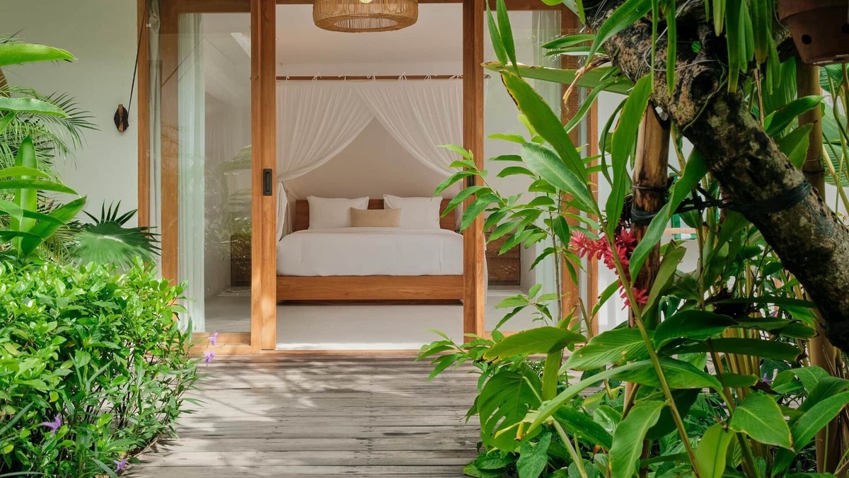 Central Seminyak Villa | Modern & Luxury 4BR Villa in Seminyak w/Fast Wifi