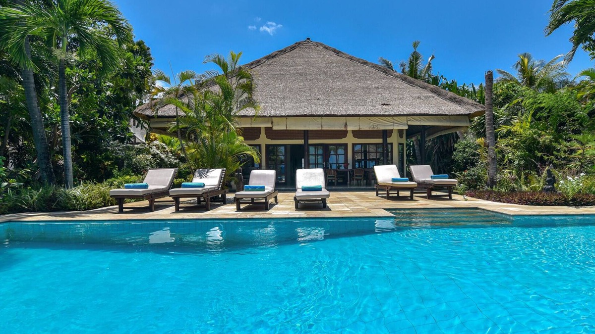 Dencarik Villa | Modern, Luxury and Spacious Beach front Villa with Private Pool & Staff