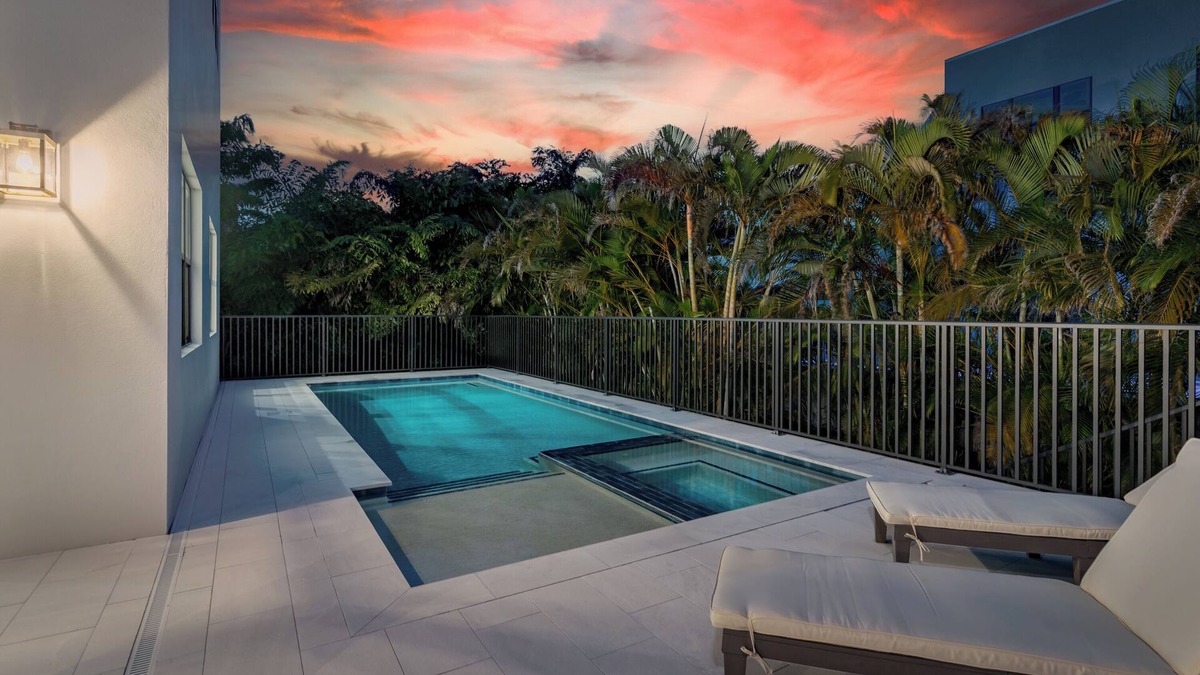 Isles of Capri House | Modern Luxury Coastal Retreat