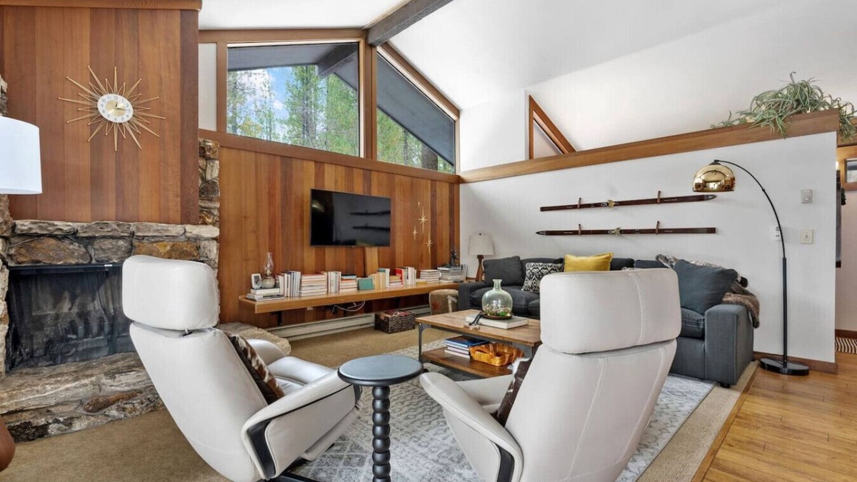 Graeagle Cabin | Modern Luxury Golf Cabin, Pets, A/C, couples