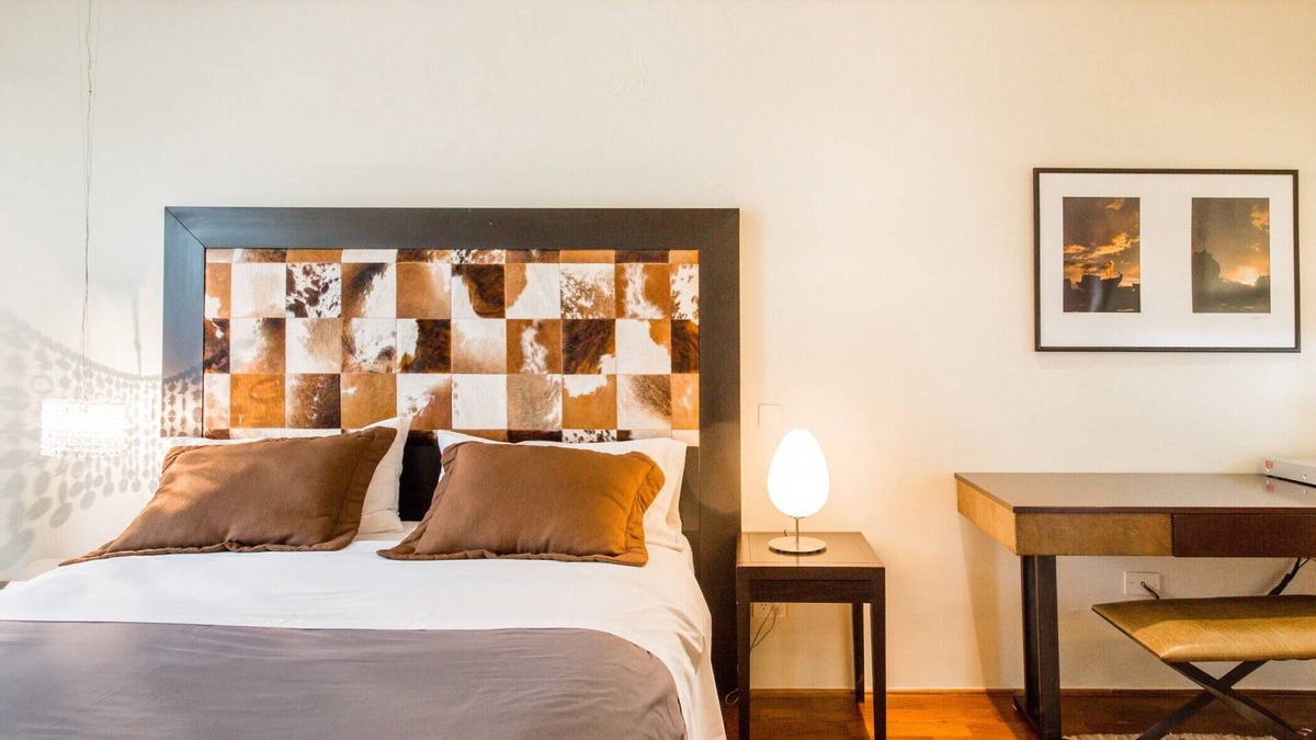 Palermo House | Modern Luxury Home Perfect for Couples & Families - Safe and Quiet Neighborhood