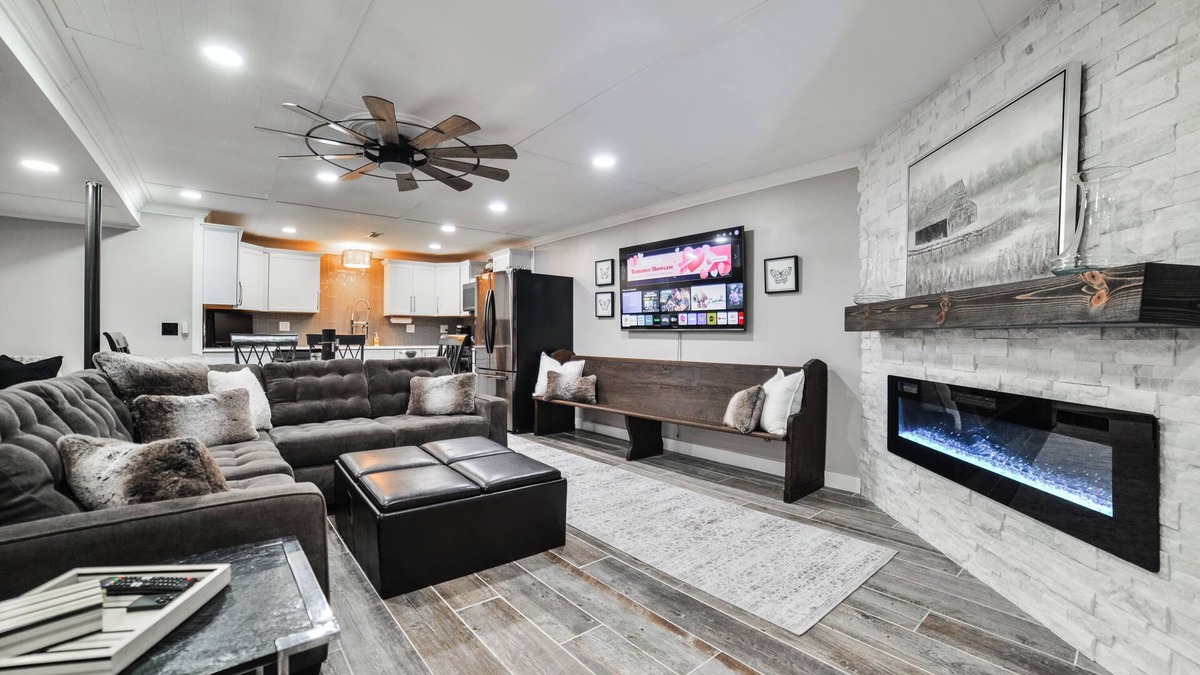 Jackson House | Modern Luxury Stay | Fast WiFi | Bunk Room