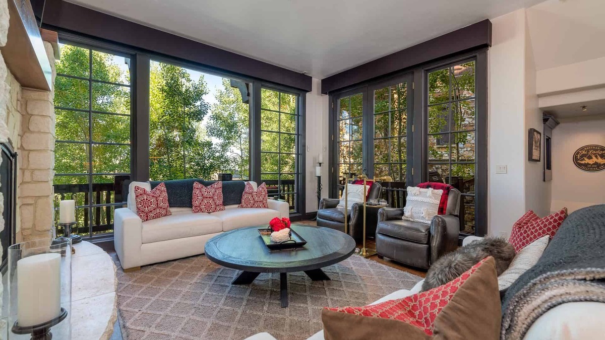 Mountain Village Cabin | Modern luxury in this beautiful three bedroom Cabin