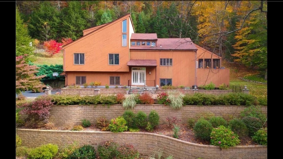 Putnam Valley House | Modern, Magical Woodsy Escape 1 Hour From NYC
