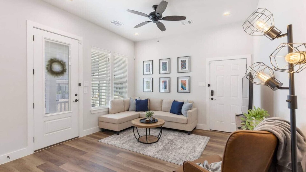 Magnolia House | Modern Magnolia Cottage | Pool & Gym Access