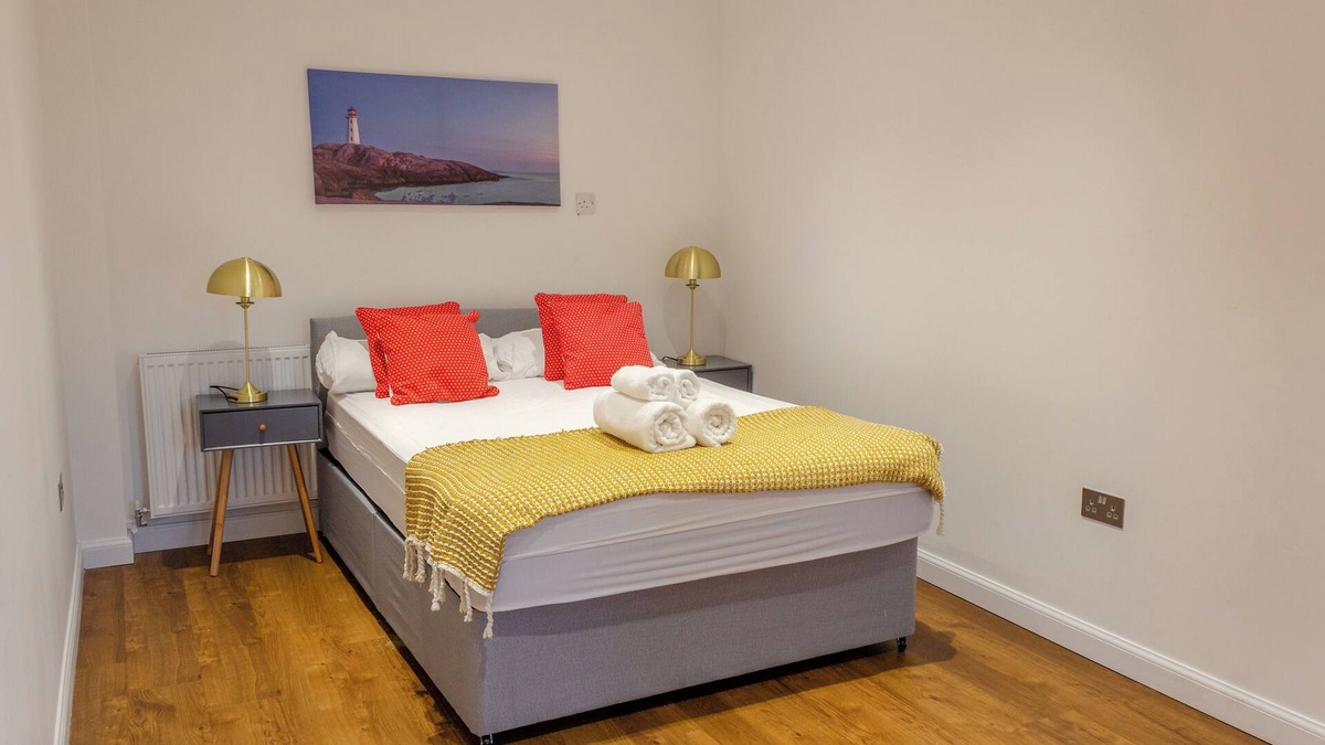 Merchiston Apartment | Modern Main Door Flat Edinburgh City Center