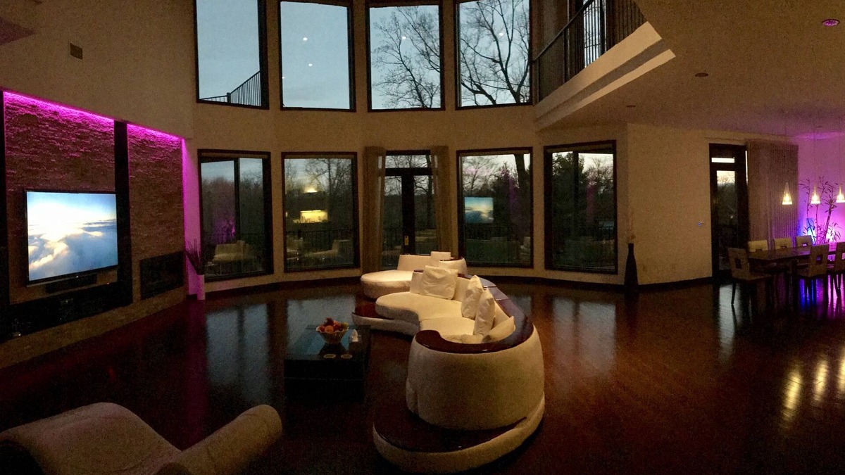 Town of Orangetown House | Modern Mansion Near NYC, Airports, Restaurants, Activities, Shopping & More!
