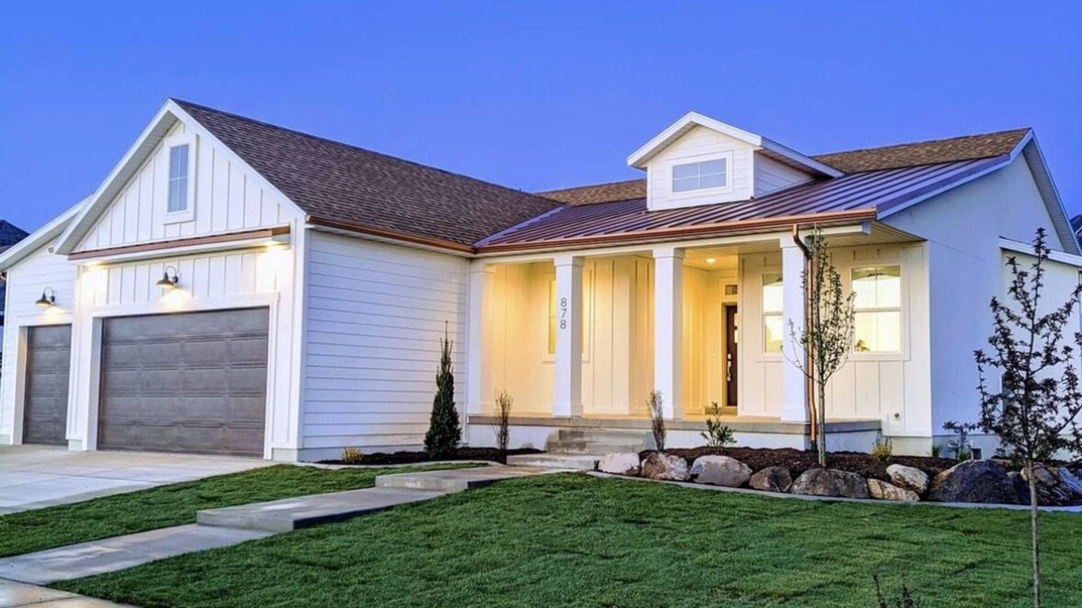 Mapleton Apartment | Modern Mapleton Get-a-way