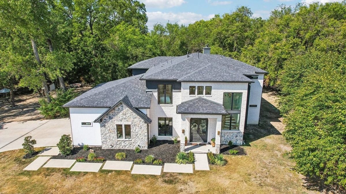 Sunnyvale House | MODERN & MASSIVE Home~ONLY 25 min from DOWNTOWN DALLAS! Amazing, Peaceful Views!
