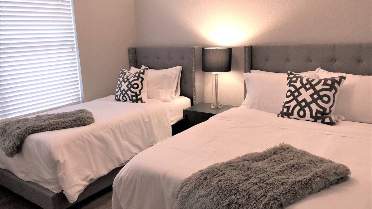 Midland House | Modern Masterpiece at Graceland 01