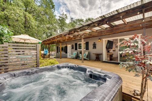 Meadow Vista House | Modern Meadow Vista Vacation Home with Spacious Deck