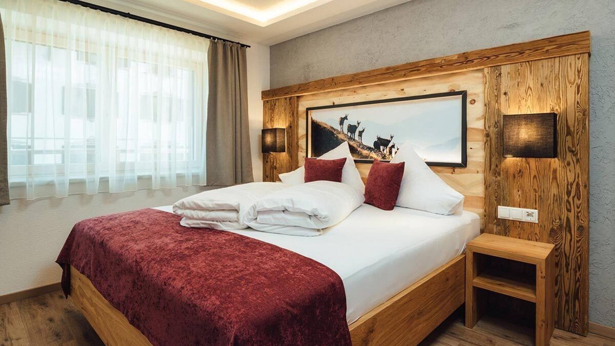 Serfaus Apartment | Modern meets Tyrol - bright apartment in the apart-hotel with high-quality equipment