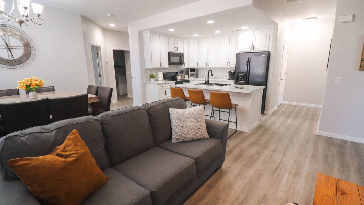 Mesquite Condo | Modern Mid-Century 2 Bedroom Condo 2nd Floor