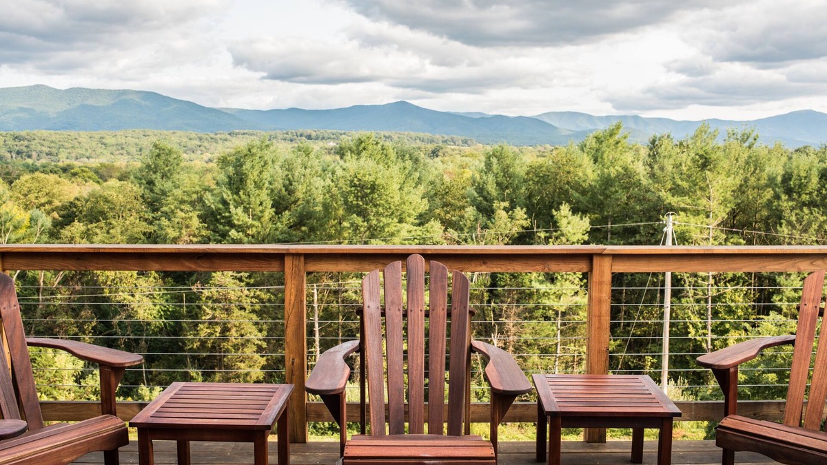 Luray House | Modern Mid Century Home + National Park Mountain Views + Shenandoah River