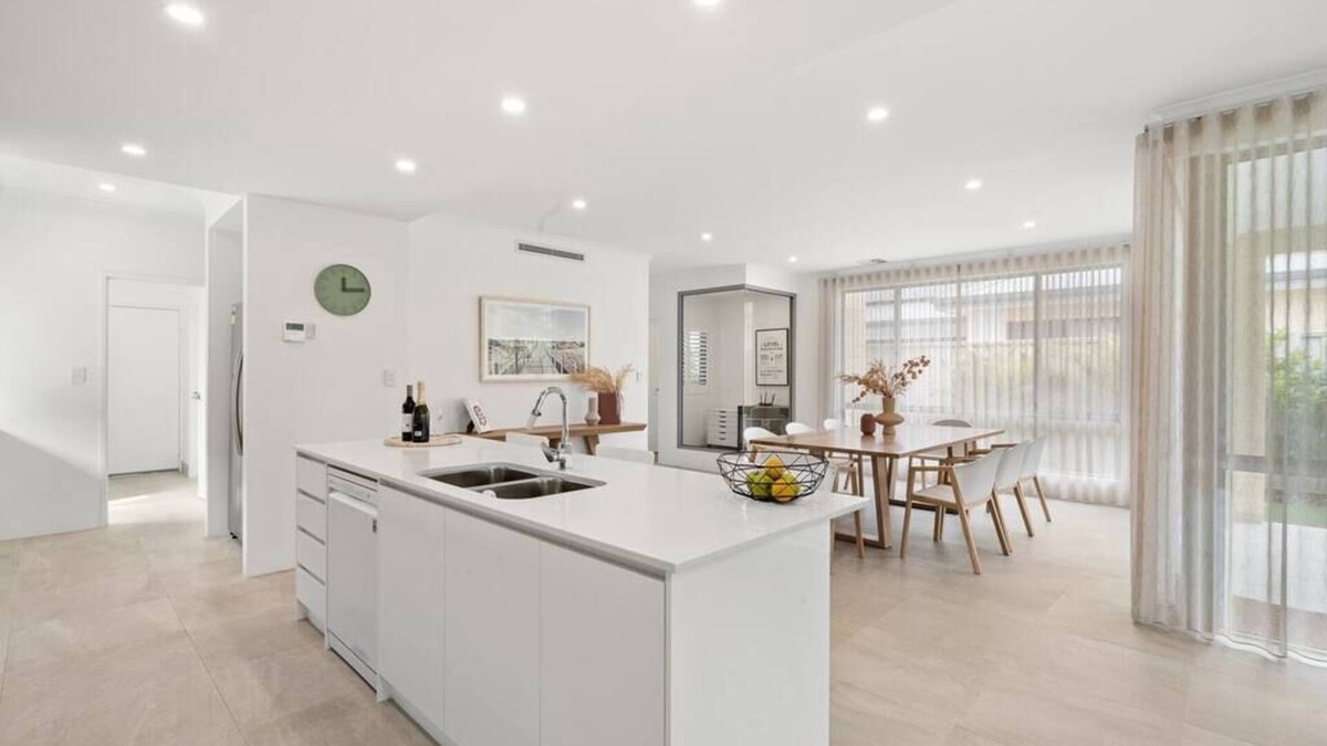 Willetton House | Modern Minimalistic Home 3BR