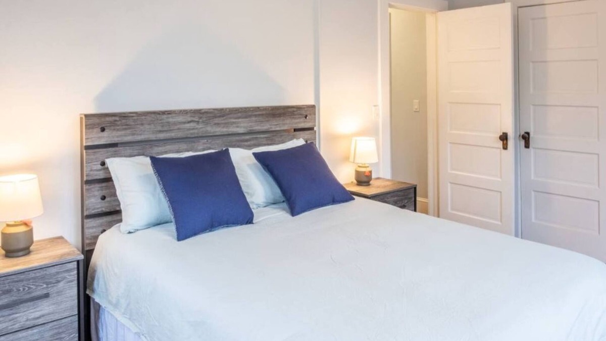 Newburgh Apartment | Modern Modest Design Newburgh, Beacon, Westpoint 2nd. FL Apt.