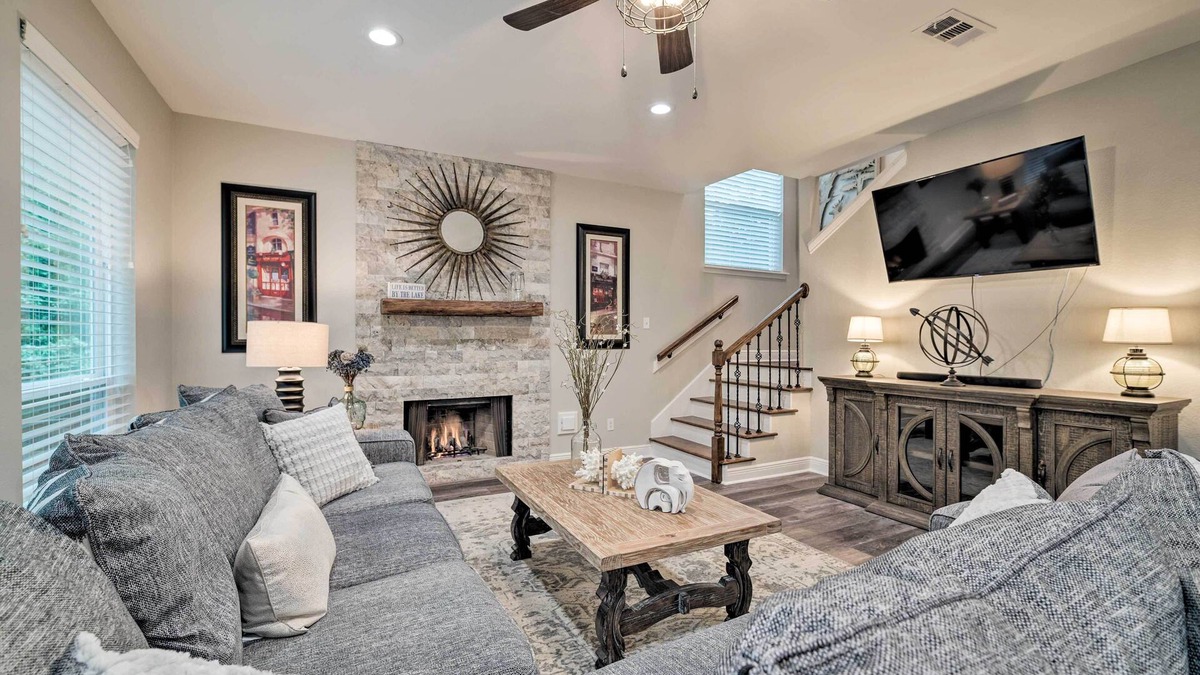 Montgomery House | Modern Montgomery Home w/Backyard, Deck, & Grill