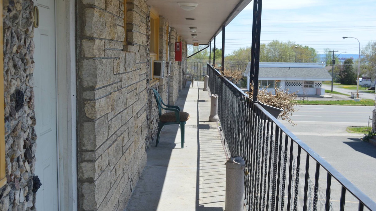 Thunder Bay Hotel | Modern Motel