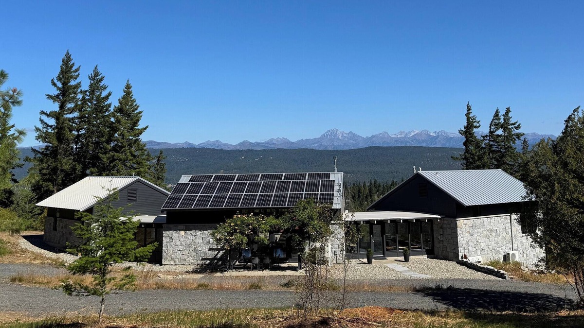 Sky Meadows Ranch Cabin | Modern Mountain Lodge · 3BR Design Retreat above Cle Elum