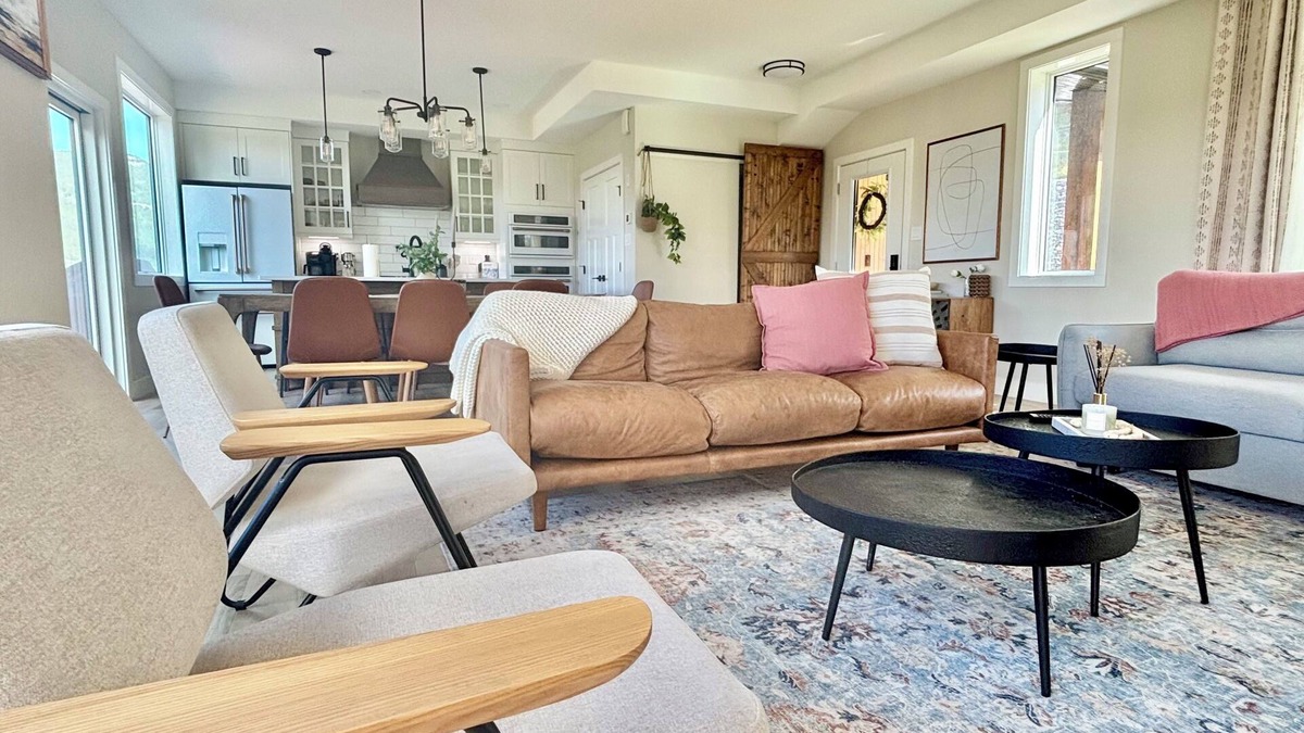 Blairmore House | Modern Mountain Retreat | Scenic Views & Comfort