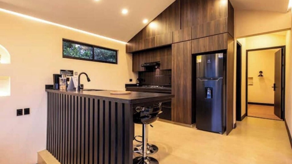 Marinilla Apartment | Modern Mountain Spa Villa: Turkish & Jacuzzi
