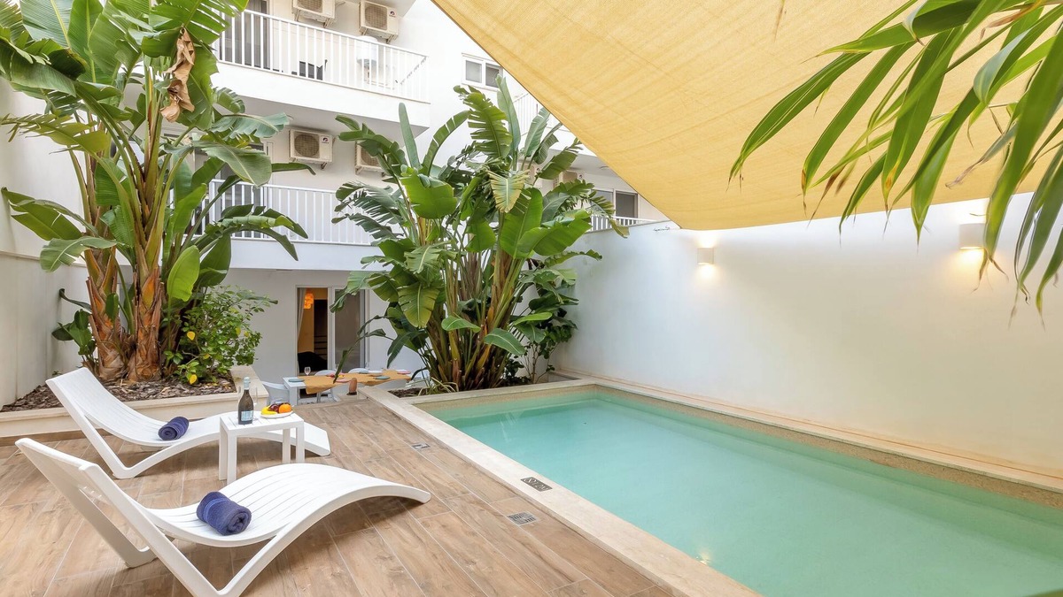 Qawra Apartment | Modern Beautiful Pool And Sea Apt Qawra, Qawra - Saint Paul's Bay, Malta