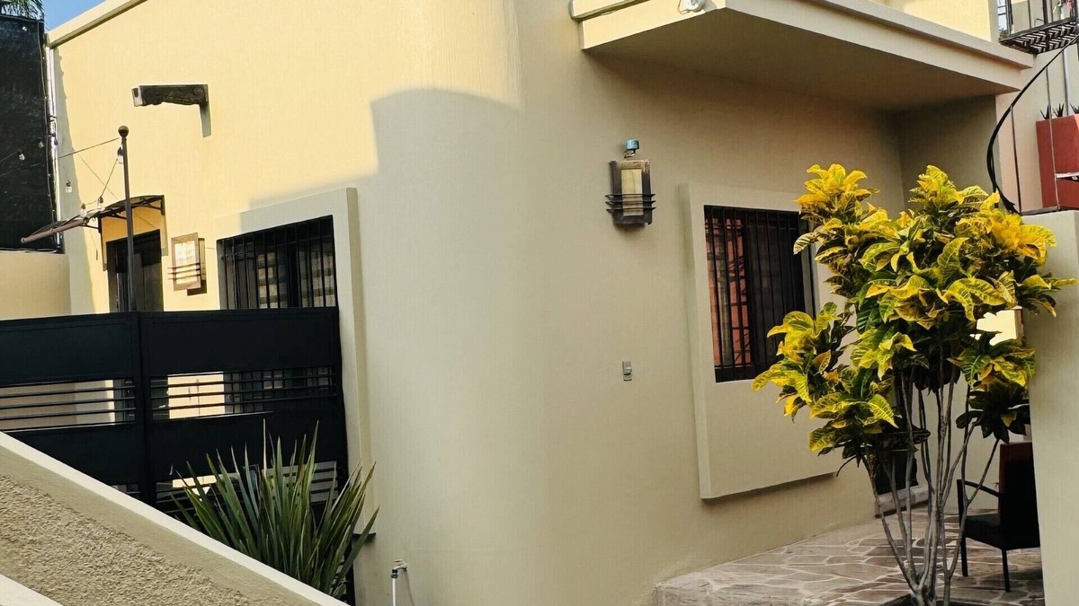 San Antonio Tlayacapan House | Modern Ajijic 1 King Bedroom with Great Patio - Waking Distance To Everything