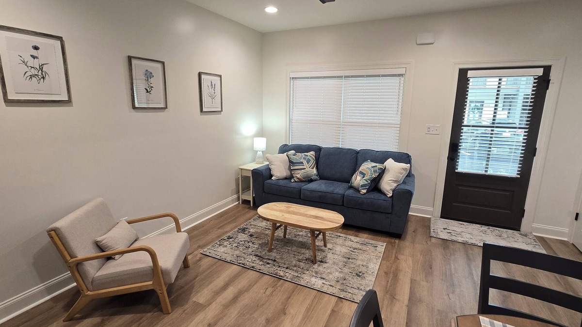 Oxford Condo | Modern new 1-Bedroom condo, sleeps 4, close to Ole Miss in wonderful Oxford