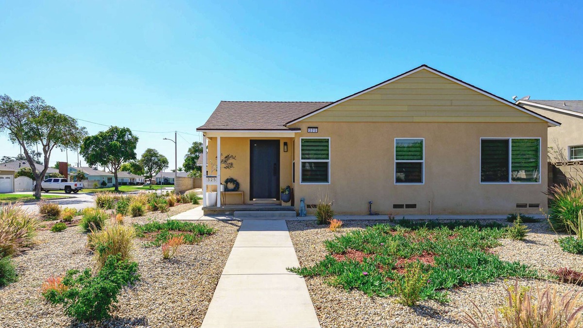 Mount Wilson House | Modern New 3B Home Fully Stocked & Cozy & Sunlight
