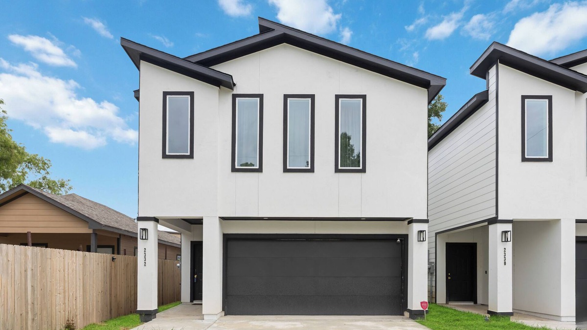 Northside House | Modern NEW 3BR Home w/Garage & Big Backyard