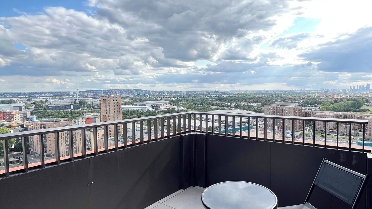 Gascoigne Apartment | Modern, New, Amazing 2 Bed Flat in East London