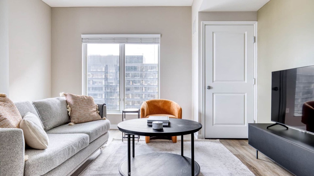North Bethesda Apartment | Modern North Bethesda 2BR w/W/D, Pool & Gym, nr Metro, by Blueground